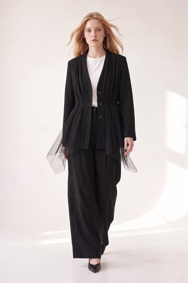 LevidorSiyah Tül Detaylı Blazer Ceket