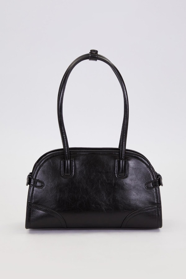 LevidorSiyah Uzun Askılı Charm Detaylı Omuz Çantası