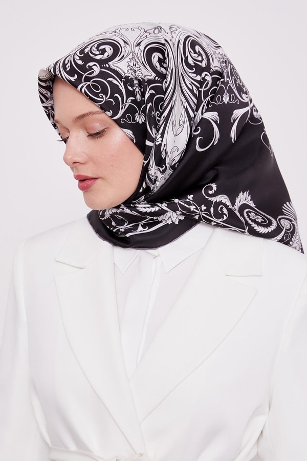 LevidorSiyah Varak Desenli Twill İpek Eşarp
