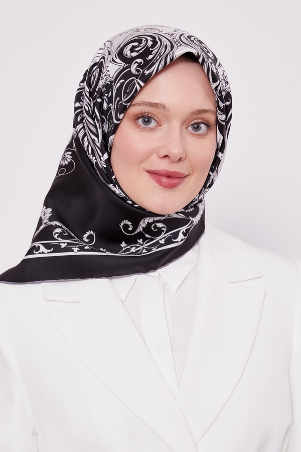 LevidorSiyah Varak Desenli Twill İpek Eşarp