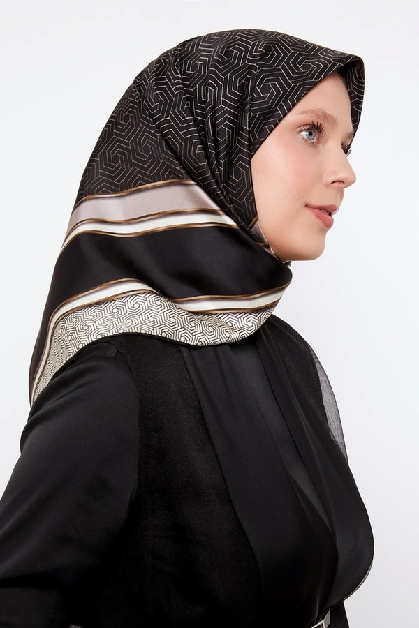 LevidorSiyah-Vizon Daire Desen Twill Ipek Eşarp