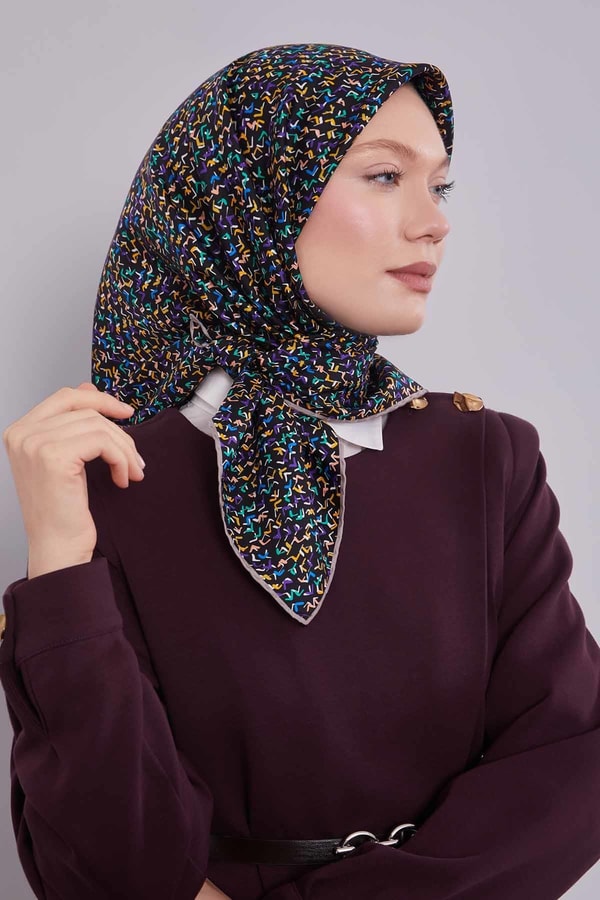 LevidorSİYAH VİZON Mini Yazı Detay Twill İpek Eşarp