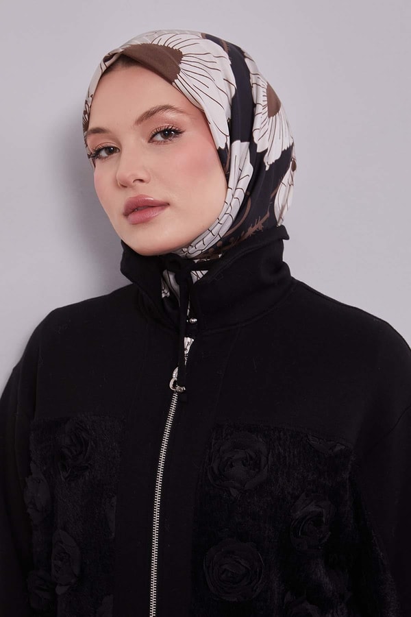 LevidorSiyah-Vizon Zambak Çiçek Desen Twill İpek Eşarp