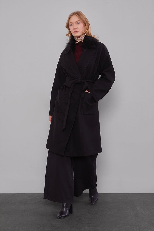 LevidorSiyah Yakası Küklü Kuşaklı Kaşe Kaban