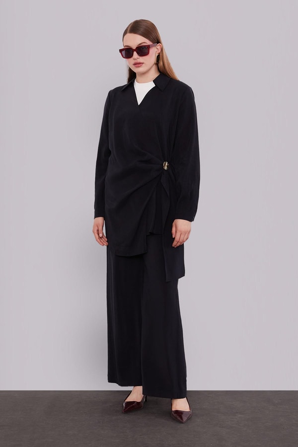 LevidorSiyah Yan Aksesuar Bağlamalı İkili Takım