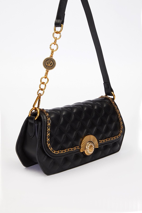 LevidorSiyah Yelpaze Kilit Detay Çanta