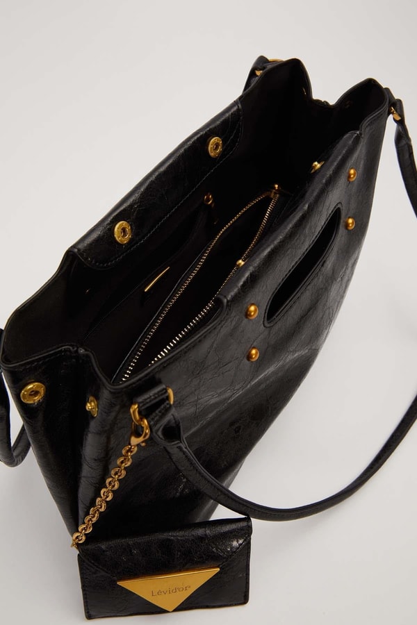 LevidorSiyah Zarf Charm Detaylı Omuz Çantası