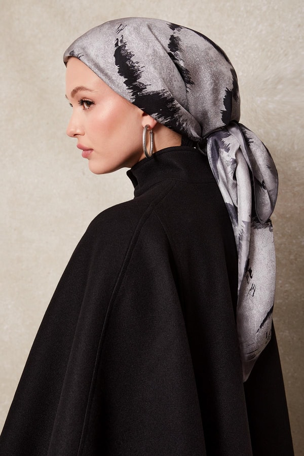 LevidorSiyah Zigzag Spor Desen Twill İpek Eşarp