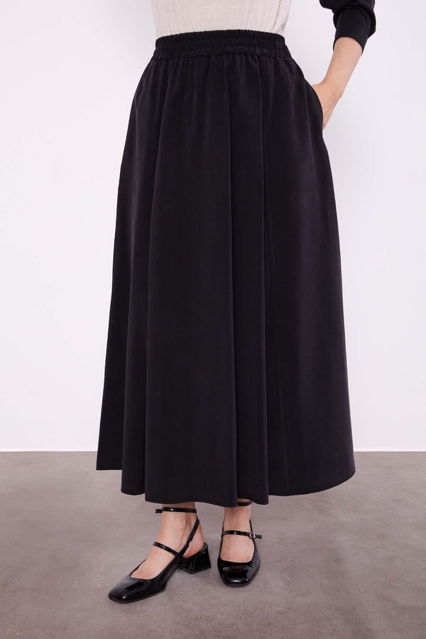 LevidorSiyah Zikzak Kapama Detaylı Etek Takım