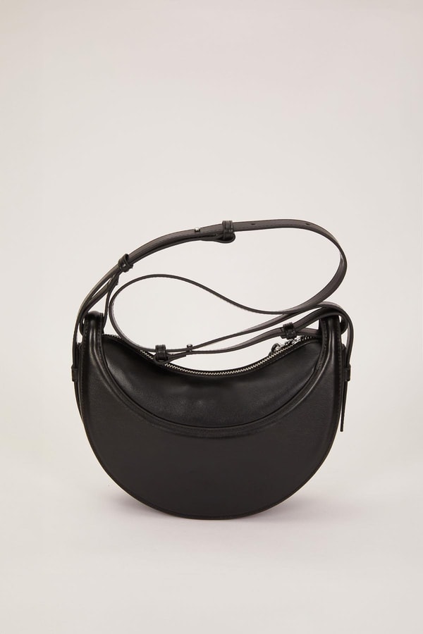 LevidorSiyah Zincir Aksesuarlı Baget Omuz Çantası