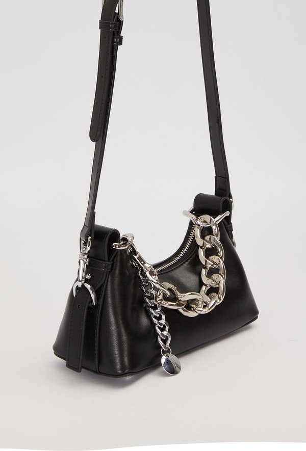 LevidorSiyah Zincir Halka Detaylı Omuz Çantası