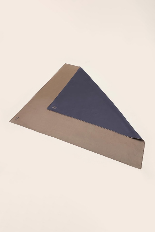 LevidorSütlü Kahve Çift Taraflı Twill İpek Eşarp