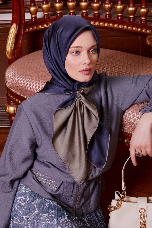 LevidorSütlü Kahve Çift Taraflı Twill İpek Eşarp