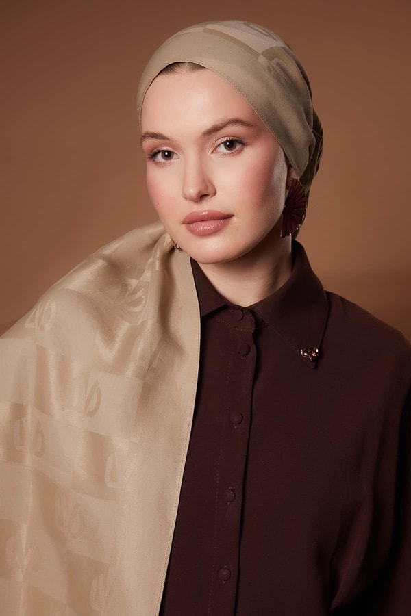 LevidorSütlü Kahve Kare LVD Baskılı Naia Jakar Şal