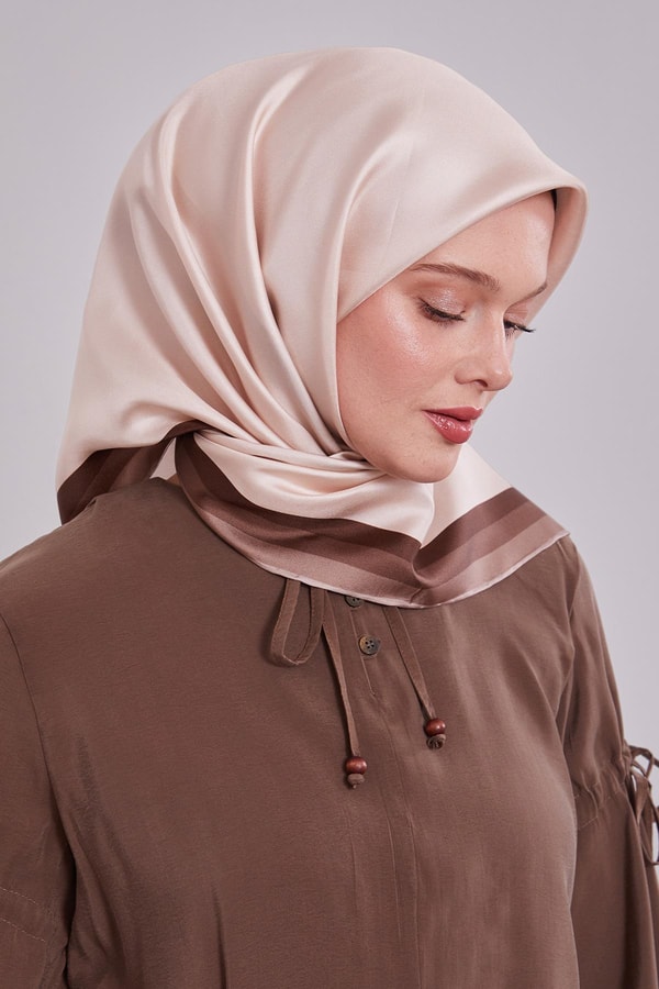 LevidorSütlü Kahve Kenar Bordürlü Twill İpek Eşarp