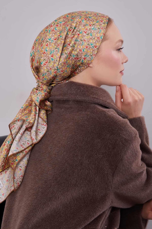 LevidorSütlü Kahve Mini Yazı Detay Twill İpek Eşarp