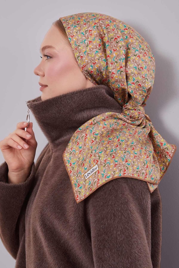 LevidorSütlü Kahve Mini Yazı Detay Twill İpek Eşarp