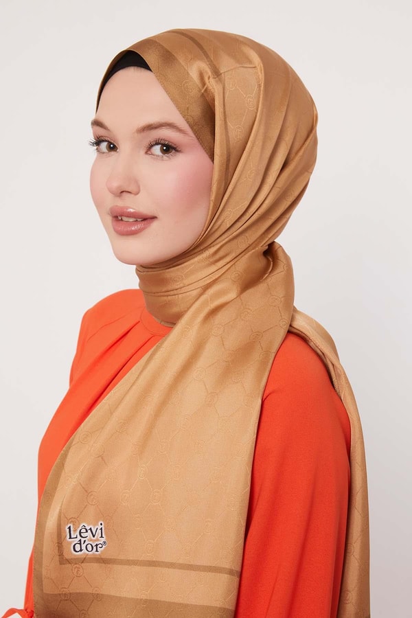 LevidorSütlü Kahve Şerit Detay Monogram İpek Şal