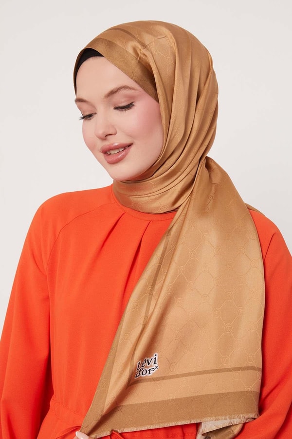 LevidorSütlü Kahve Şerit Detay Monogram İpek Şal