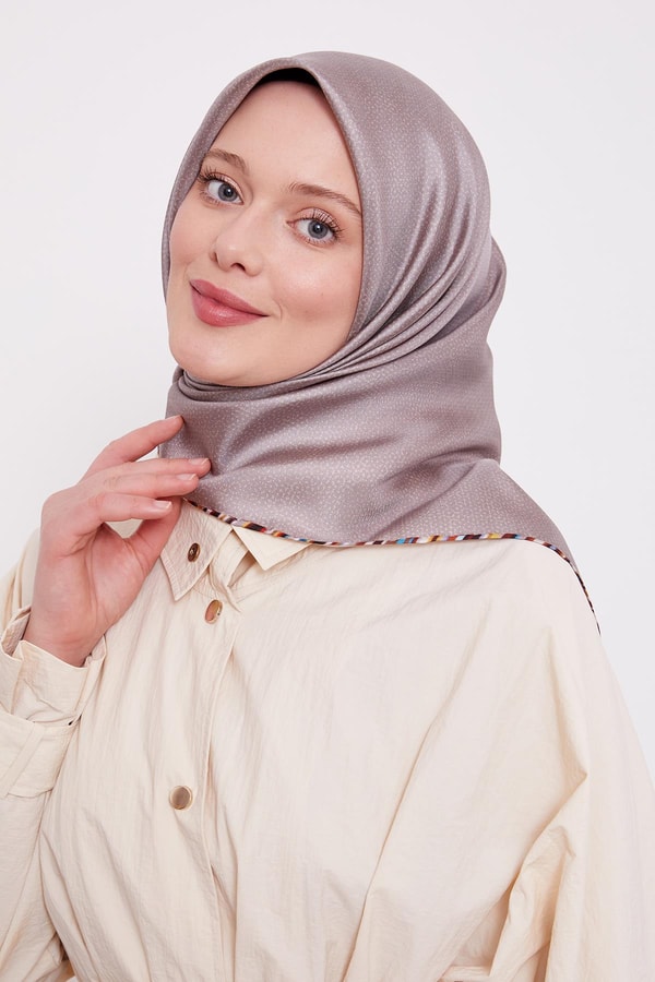 LevidorTaş Benekli Twill İpek Eşarp