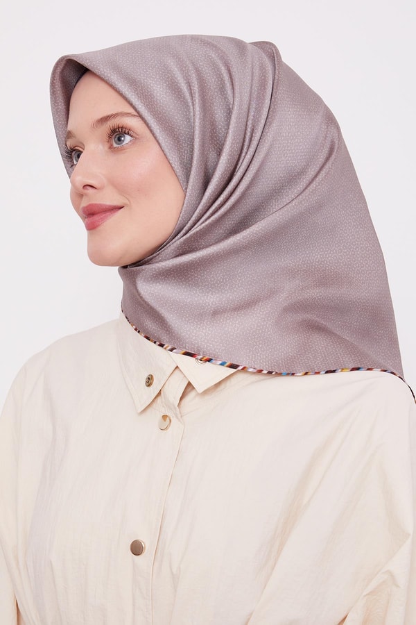 LevidorTaş Benekli Twill İpek Eşarp