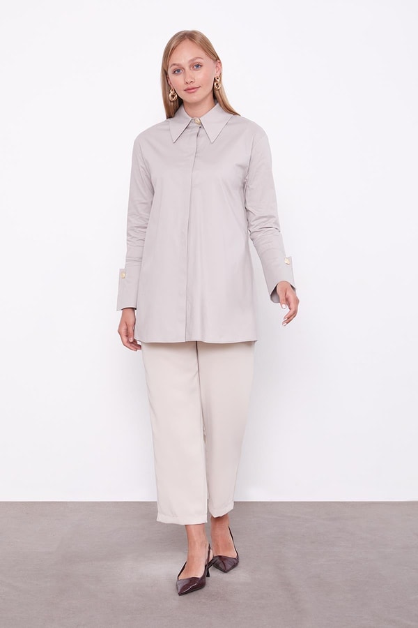 LevidorTaş Broş Düğme Detaylı Gömlek