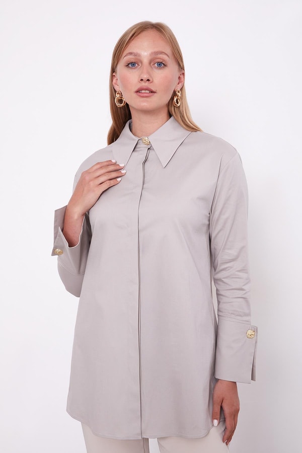 LevidorTaş Broş Düğme Detaylı Gömlek