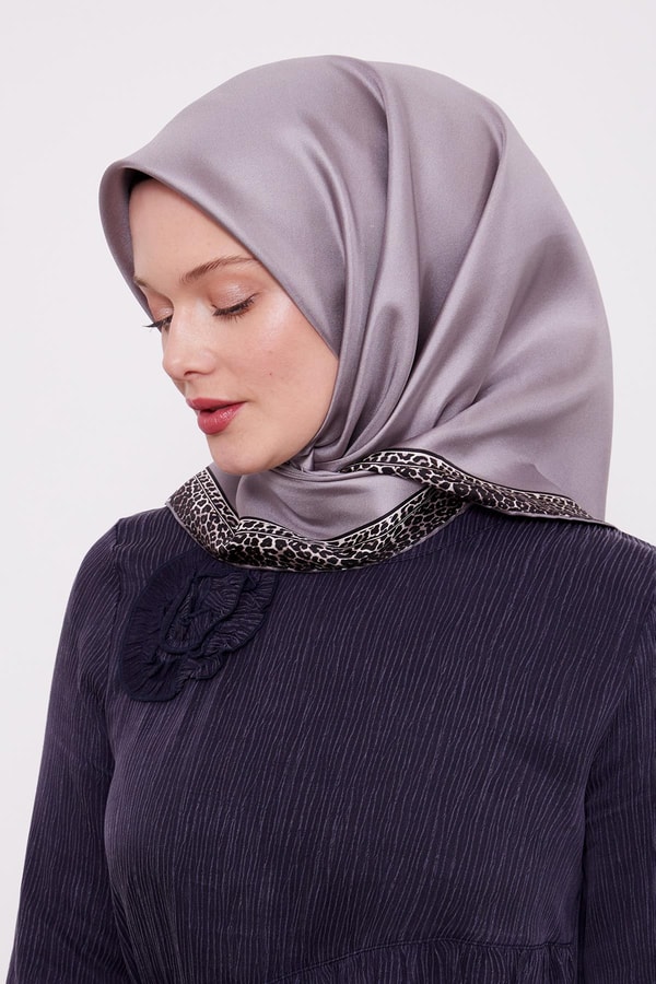 LevidorTaş Leopar Desen Twill İpek Eşarp