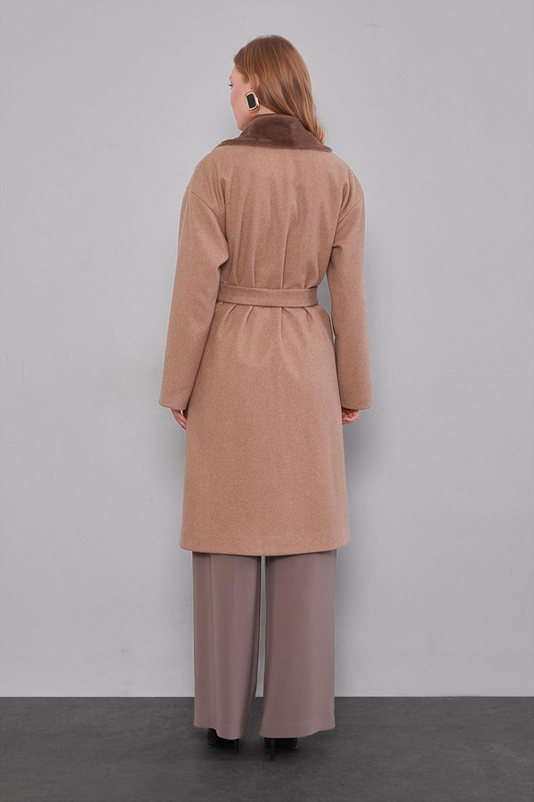 LevidorToprak Peluş Detaylı Kaşe Kaban