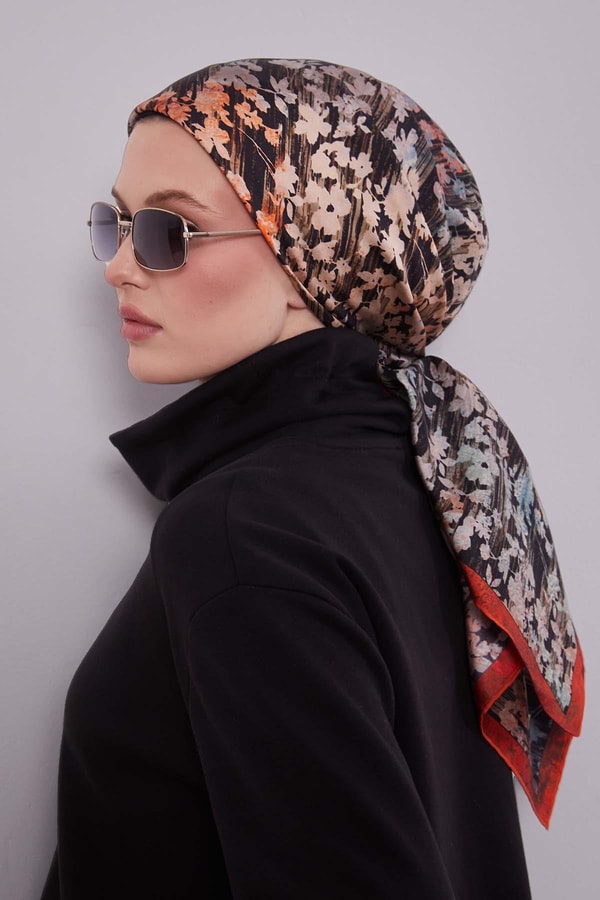 LevidorTuruncu Çiçekli Soyut Desen Twill İpek Eşarp