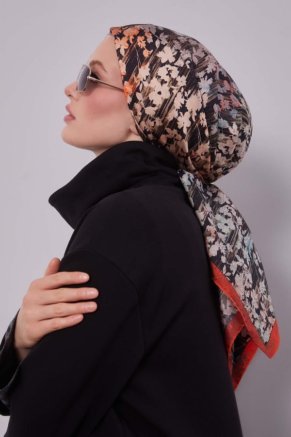 LevidorTuruncu Çiçekli Soyut Desen Twill İpek Eşarp