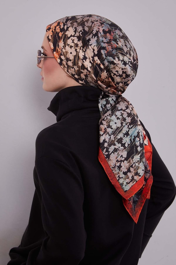 LevidorTuruncu Çiçekli Soyut Desen Twill İpek Eşarp