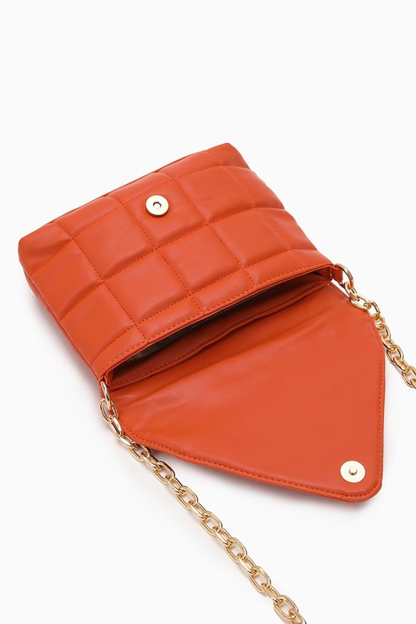 LevidorTuruncu Üçgen Kapaklı Omuz Çantası