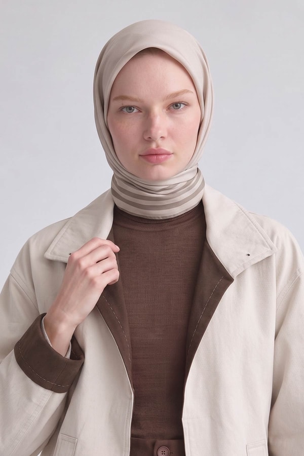 LevidorÜç Çizgi Detaylı Twill İpek Eşarp Bej