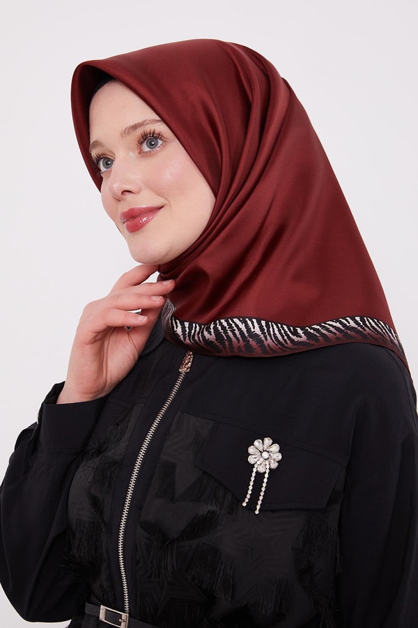 LevidorVişne Kenar Leopar Desen Twill İpek Eşarp