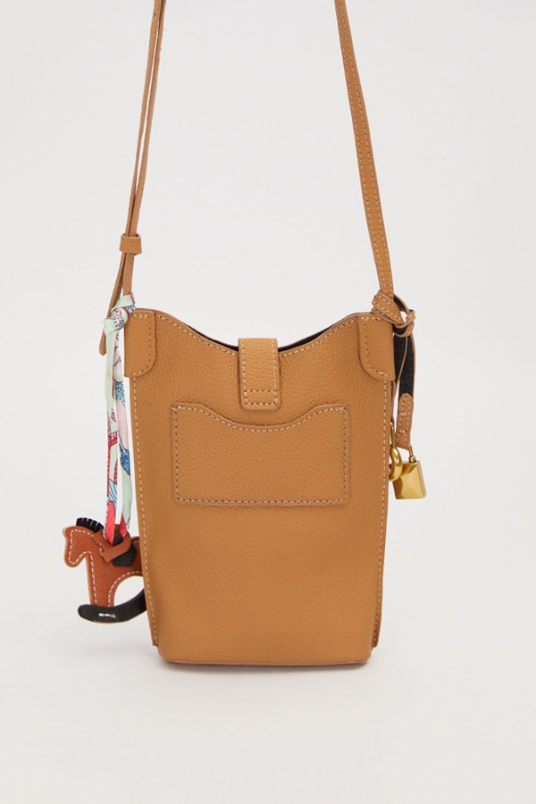 LevidorVizon Atlı Charm Detaylı Omuz Çantası