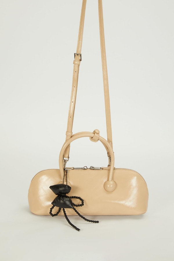 LevidorVizon Charm Detaylı Baget Çanta