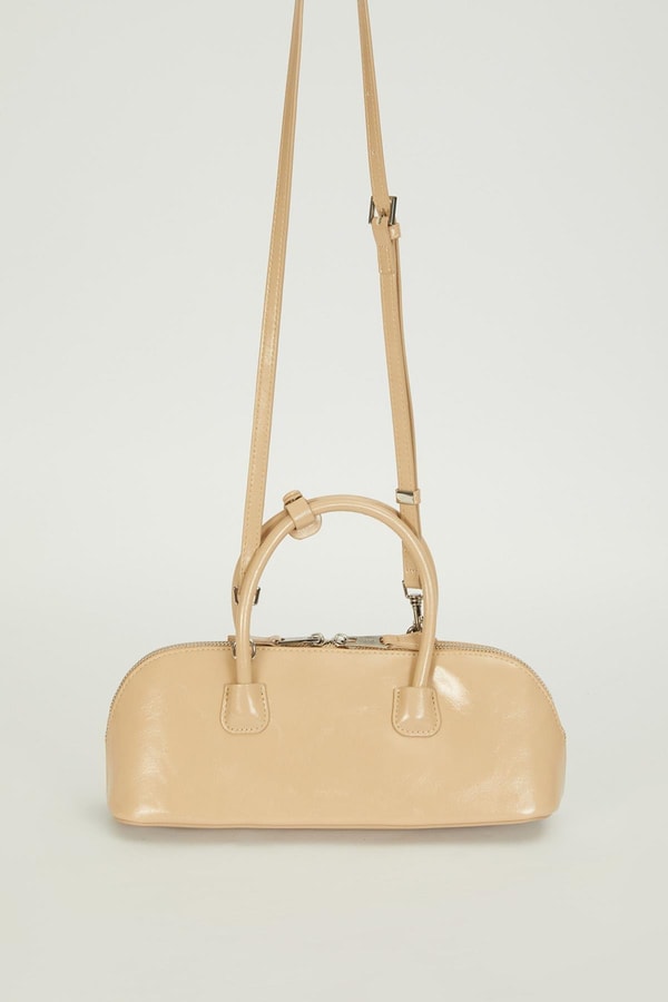 LevidorVizon Charm Detaylı Baget Çanta