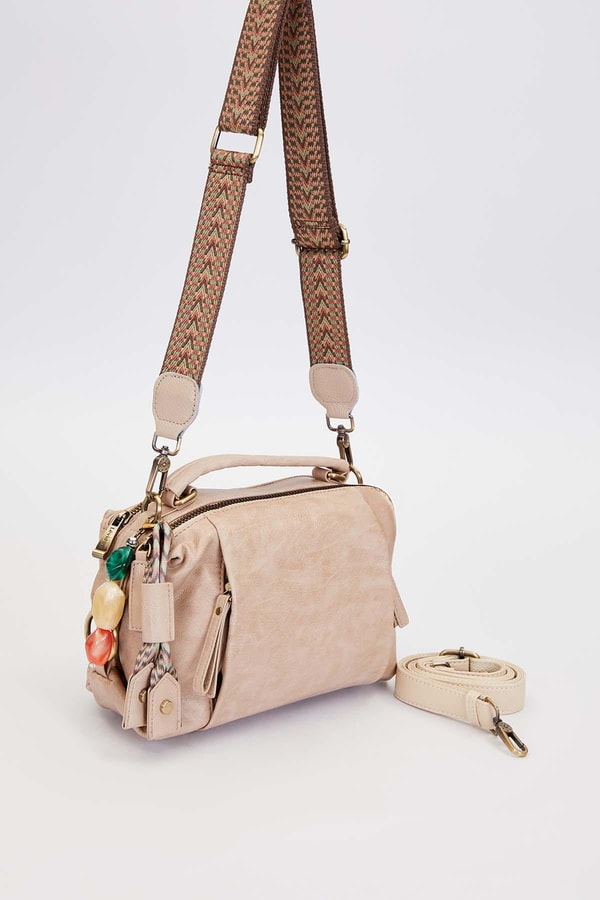 LevidorVizon Çoklu Aksesuar Detaylı Omuz Çantası