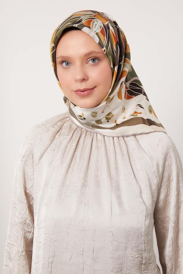 LevidorVizon Karışık Çiçek Desen Twill İpek Eşarp