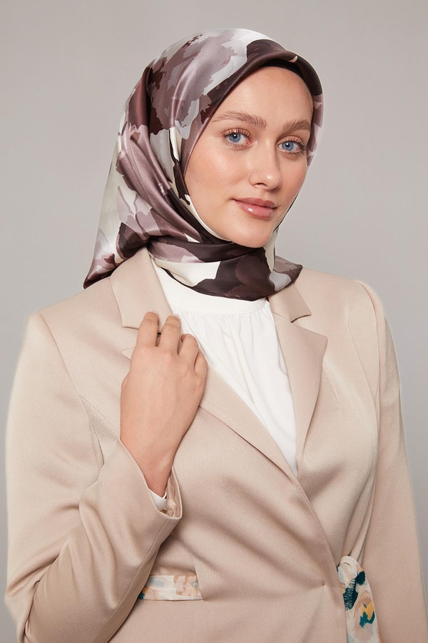 LevidorVizon Soyut Çiçek Desen Sura İpek Eşarp