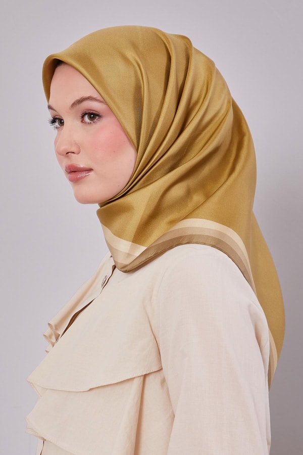 LevidorYağ Yeşili Kenar Bordürlü Twill İpek Eşarp