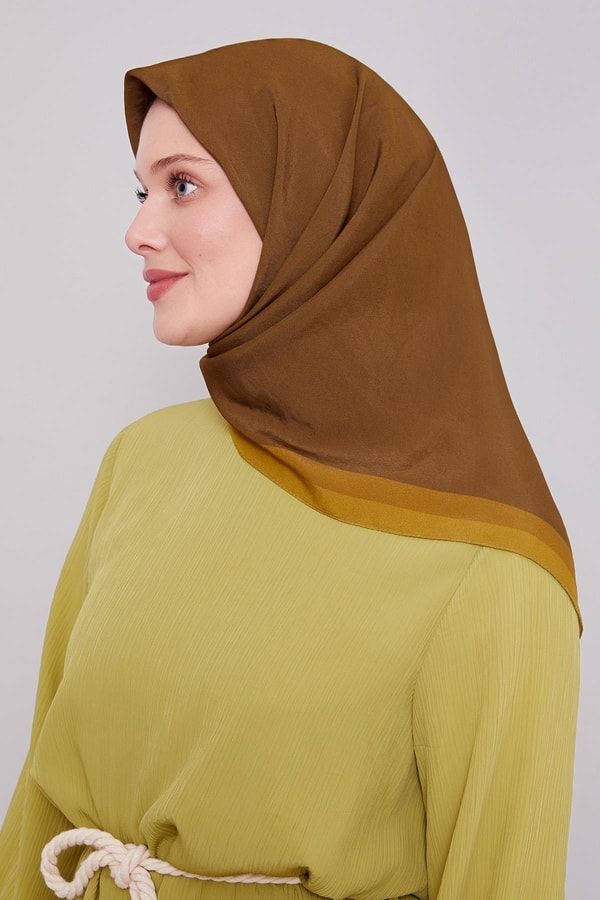 LevidorYağ Yeşili Kenar Şerit Aura Eşarp