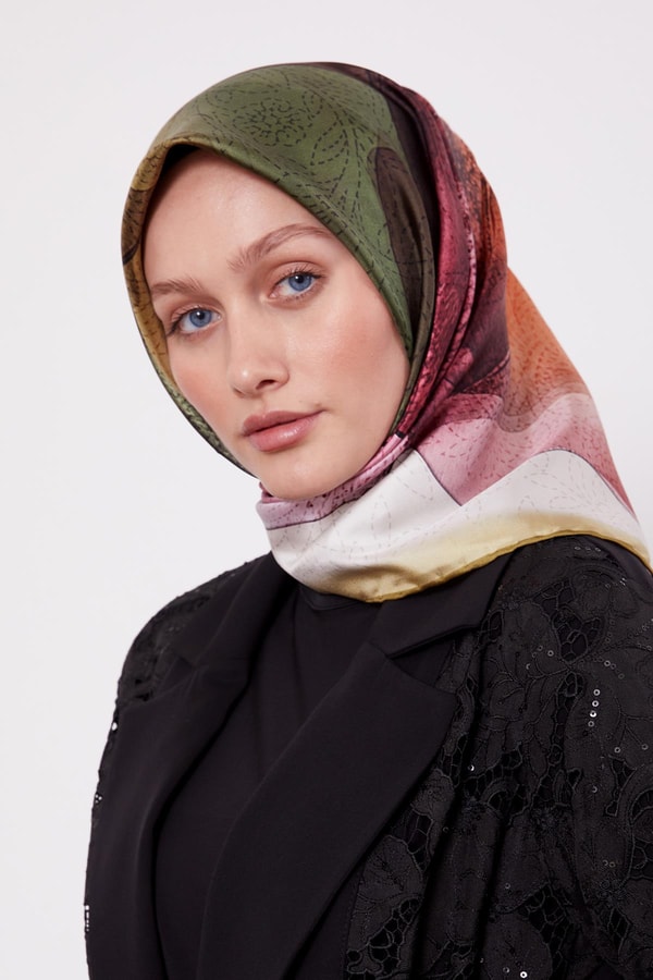 LevidorYağ Yeşili Kesik Çiçek Desen Twill İpek Eşarp