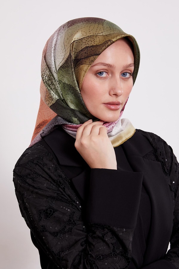 LevidorYağ Yeşili Kesik Çiçek Desen Twill İpek Eşarp