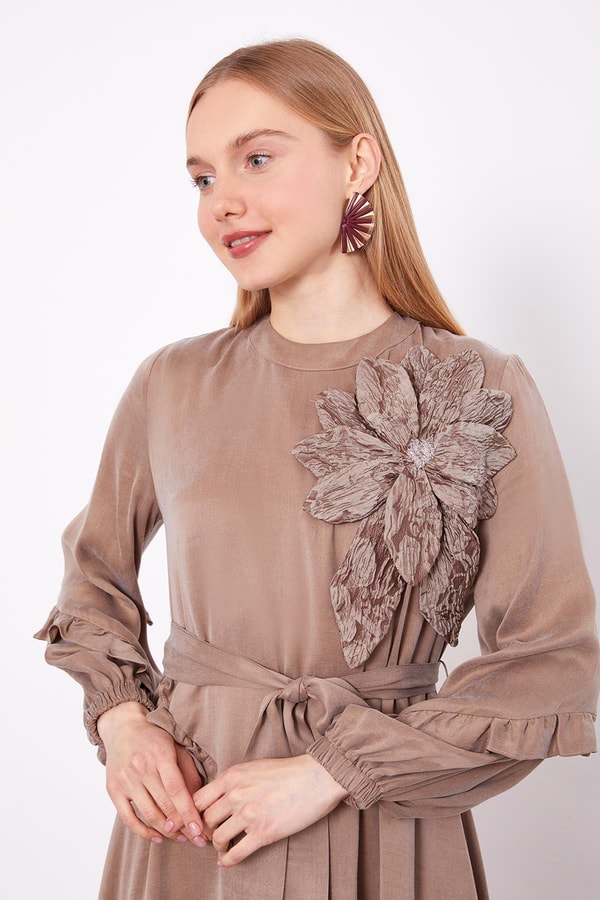 LevidorYağ Yeşili Yakası Çiçek Detaylı Cupra Elbise