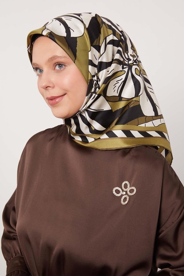 LevidorYağ Yeşili Zambak Desen Twill İpek Eşarp