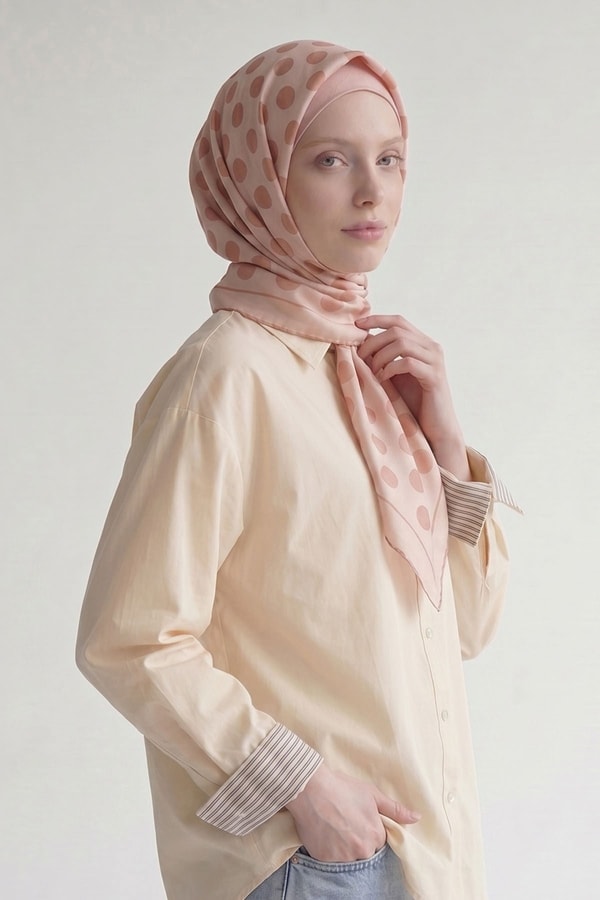LevidorYavruağzı Puantiyeli Twill İpek Eşarp
