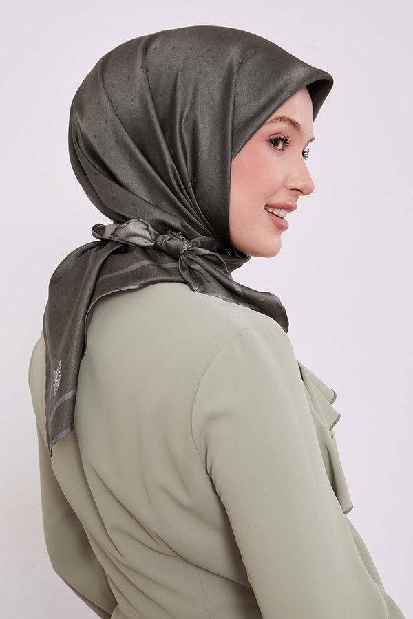 LevidorYeşil Benek Desen Monogram İpek Eşarp