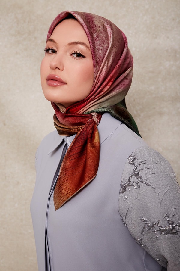 LevidorYeşil Desenli Twill İpek Eşarp